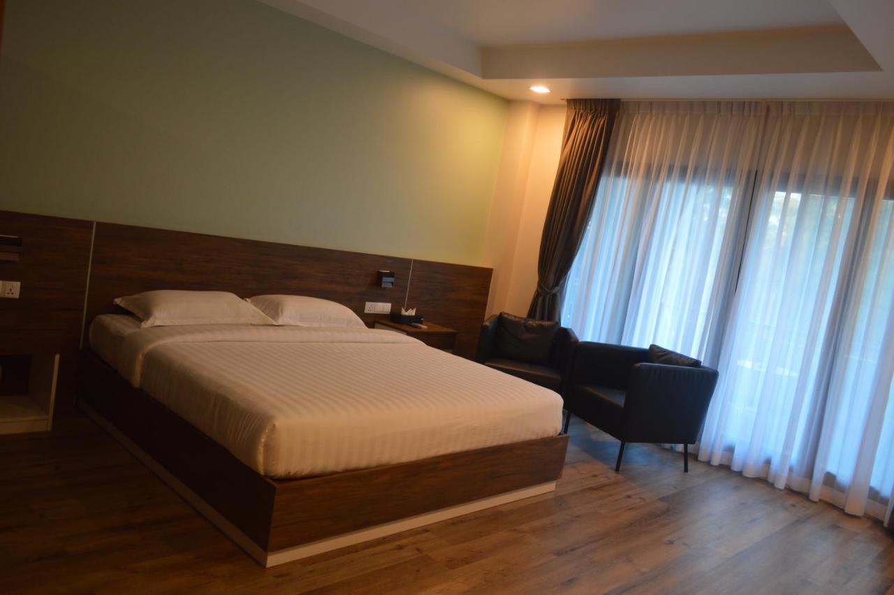 Hotel Airport Avenue 4*